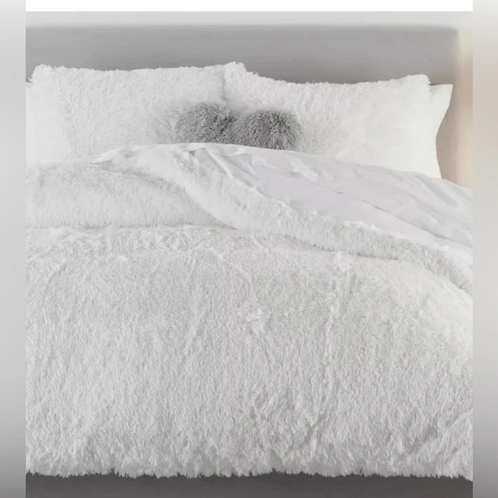 Pottery Barn Teen Recycled Super Fluffy Faux Fur Duvet Cover Ice Blue‎ Twin
